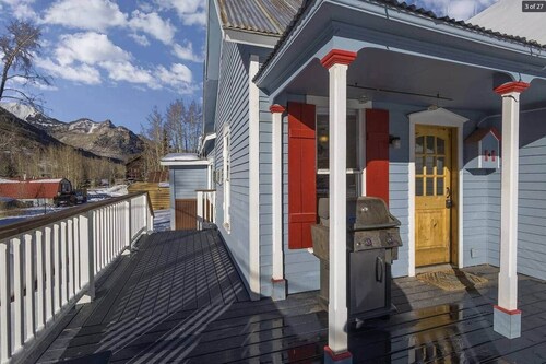 The Victorian: A Rico Retreat