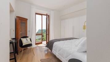 2 camere, una scrivania, ferro/asse da stiro, Wi-Fi gratuito