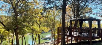 "Wright Place Wright Time"
Lakefront 2-bedroom cabin with AC in cozy LaFollette