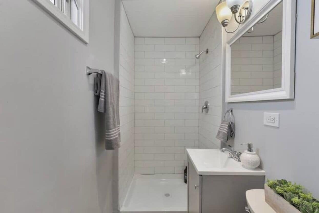 Toallas, jabón, papel de baño 
