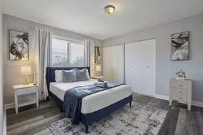 4 bedrooms, iron/ironing board, WiFi, bed sheets