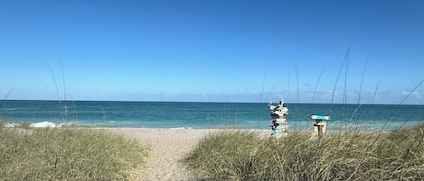 Liegestühle, Strandtücher