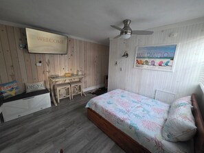 1 soverom, strykejern/-brett, reiseseng for barn og wi-fi (inkludert)