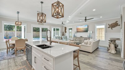 Laguna Beach Retreat by AvantStay | Private Pool + Steps to the Beach • Near Pier Park and Dining