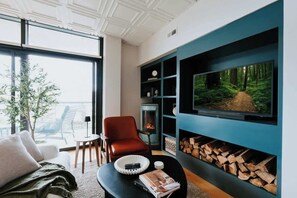 TV, fireplace - Timeless Modern Luxury at Bellerive on the River (Coeur d'Alene)