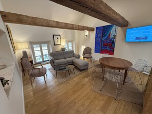 Living area - Charming apartment in Montreuil sur mer (Montreuil-sur-Mer)
