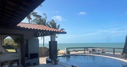 Casa de Praia Luxuosa com Vista Panorâmica – 6 Quartos entre Cumbuco e Taíba