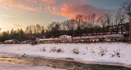 Sleep Woodstock - 2 Double Beds - Dog Friendly