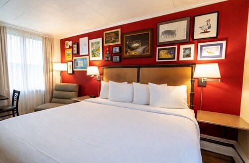 Sleep Woodstock - Dog Friendly King Suite