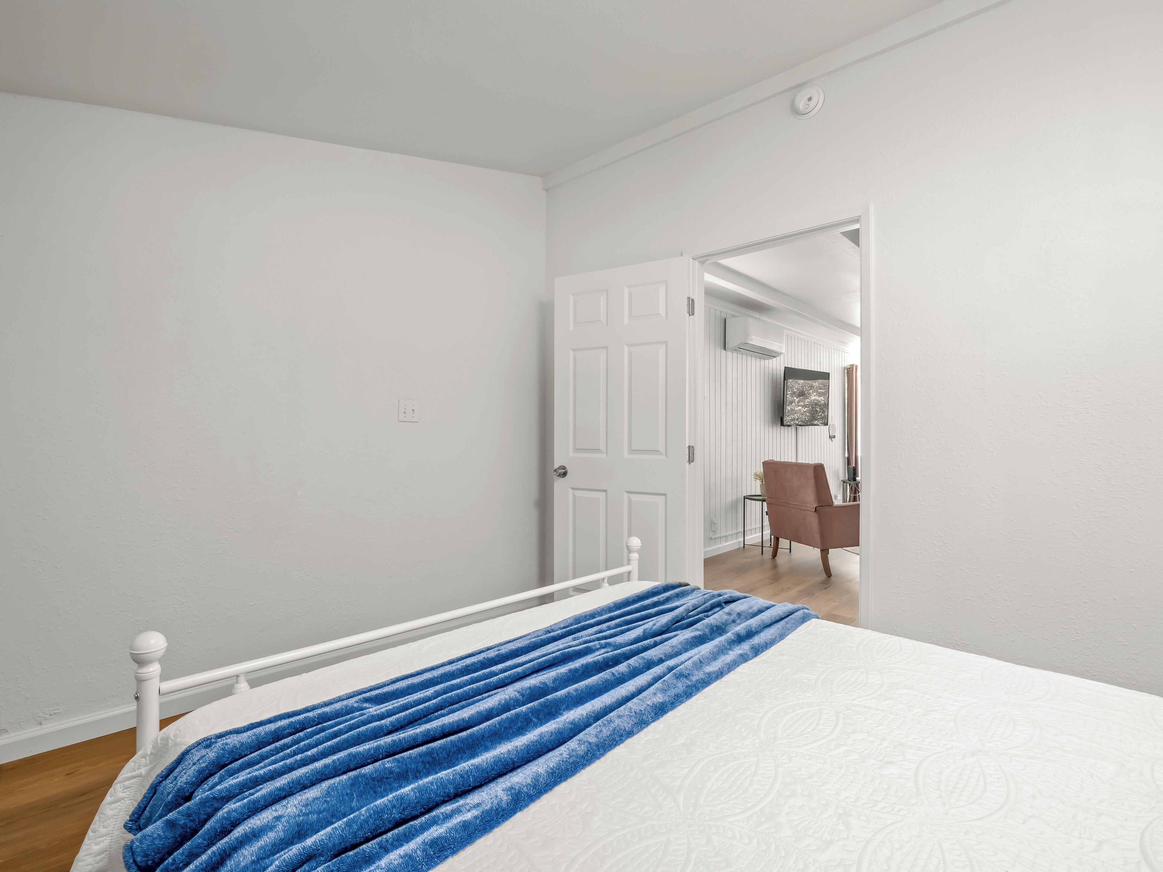 4 bedrooms, iron/ironing board, travel crib, free WiFi