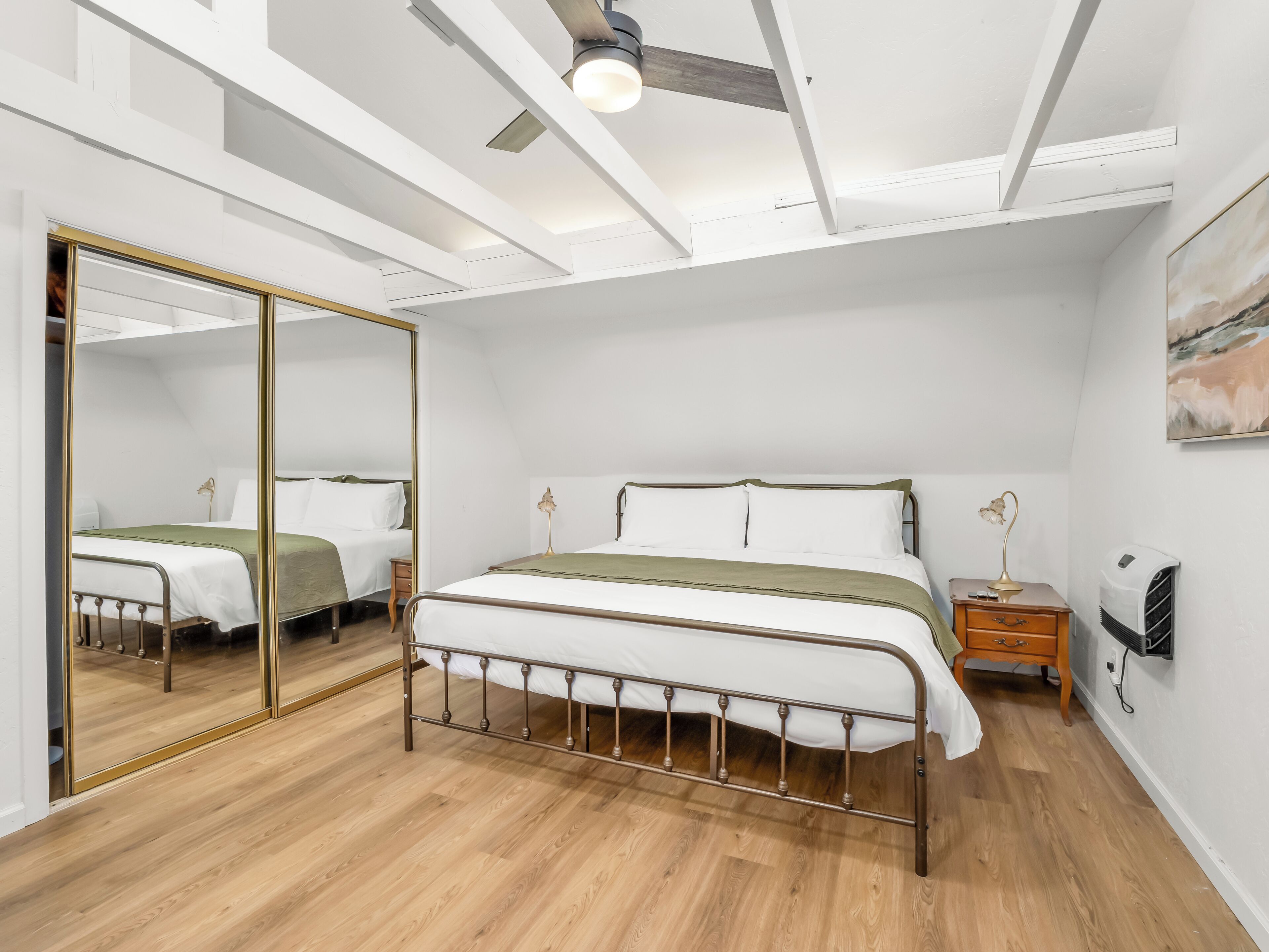 4 bedrooms, iron/ironing board, travel cot, free WiFi