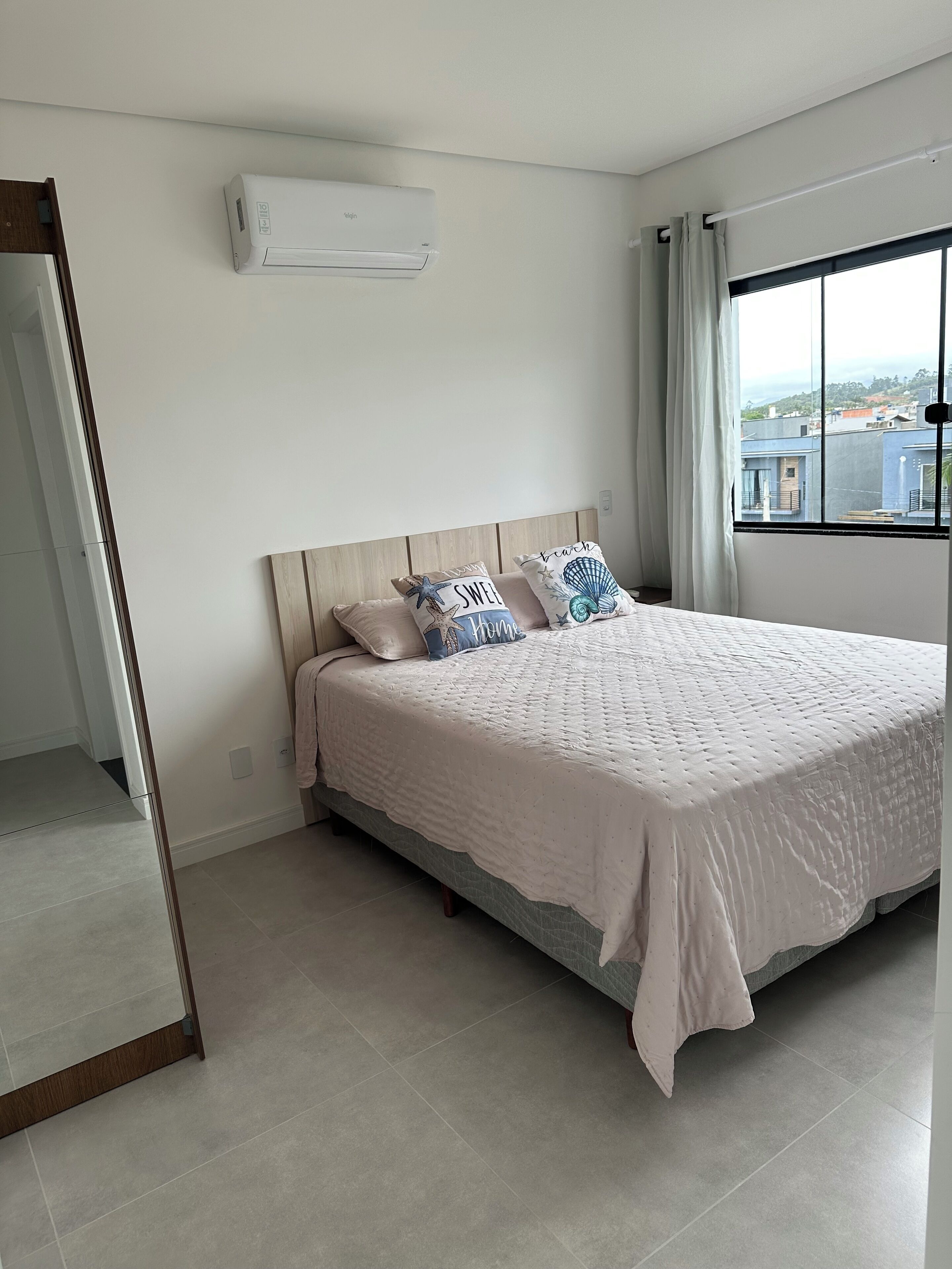 2 عدّة غرف نوم وواي فاي مجانًا وملاءات أسرّة