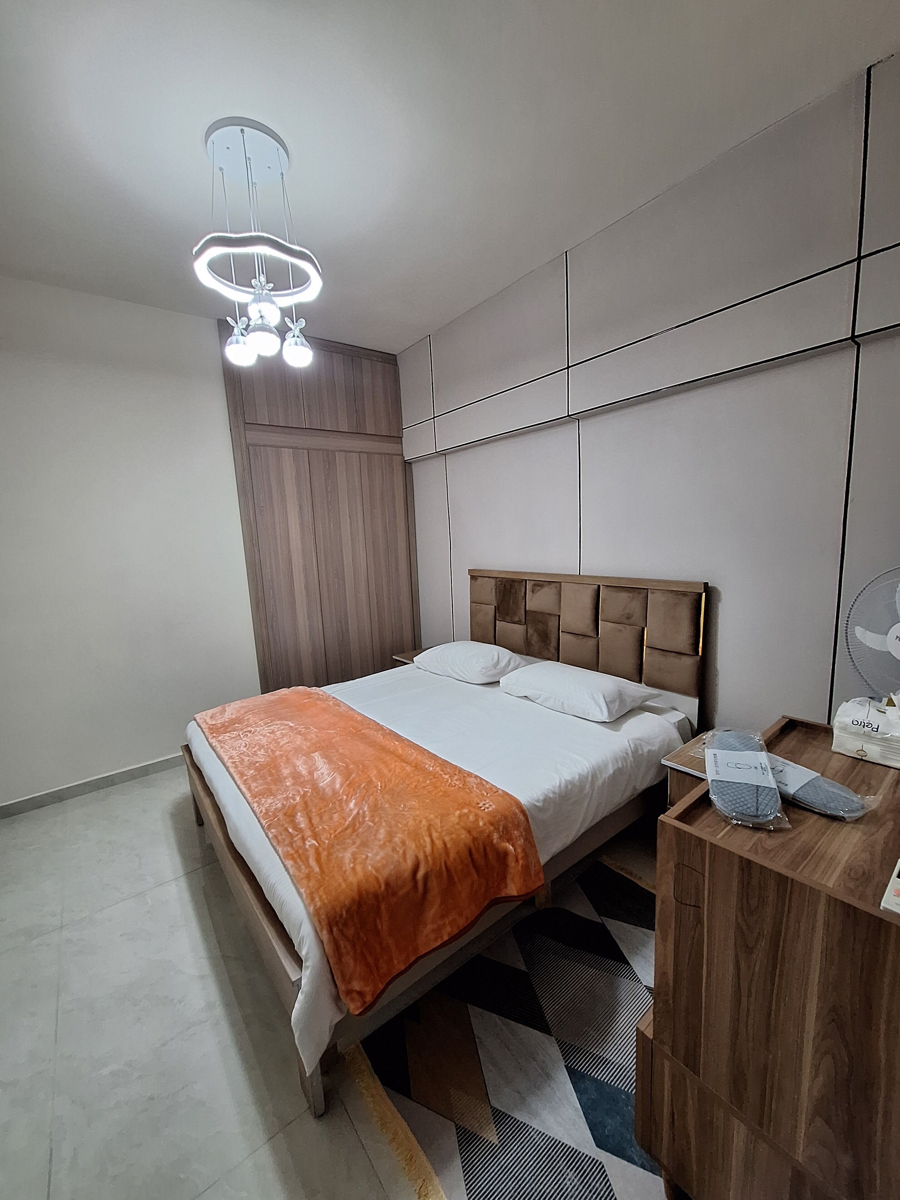 2 slaapkamers, een strijkplank/strijkijzer, wifi, beddengoed