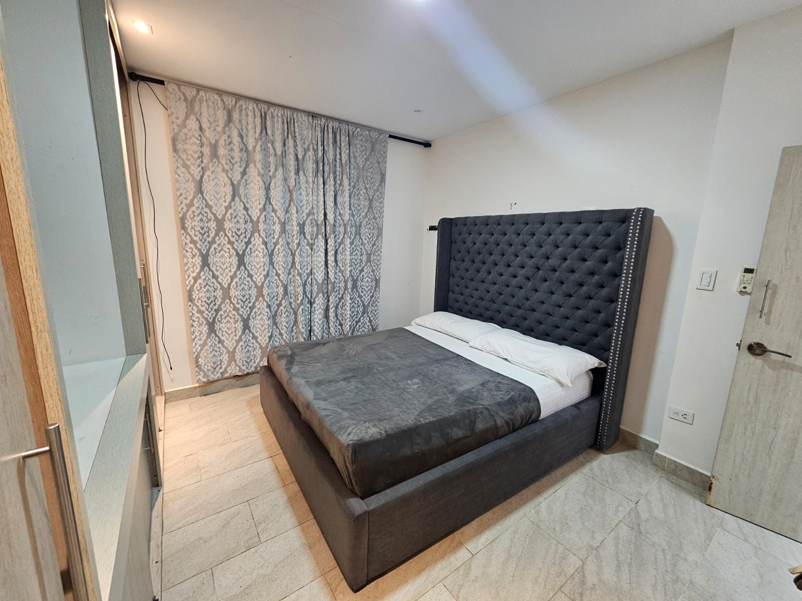 6 habitaciones, internet y ropa de cama 