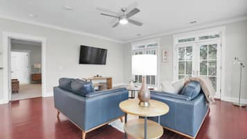 House (6 Bedrooms) | Interior