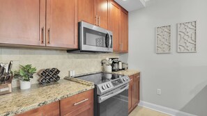House (6 Bedrooms) | Interior - Walkable Historic District Stay 2 Units, Sleeps 14 The Juliette by Avantstay (Savannah)