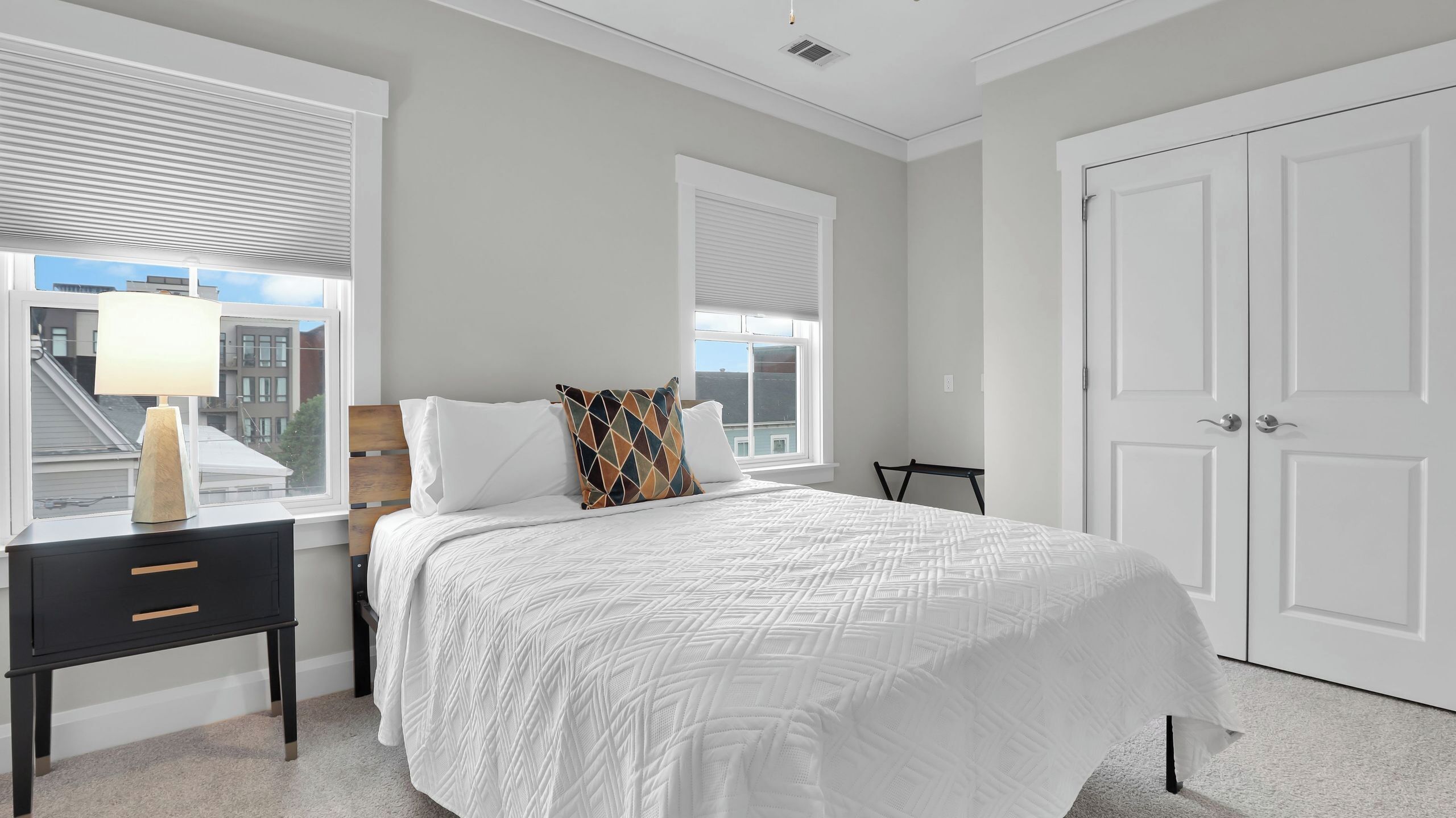 House (6 Bedrooms) | Interior