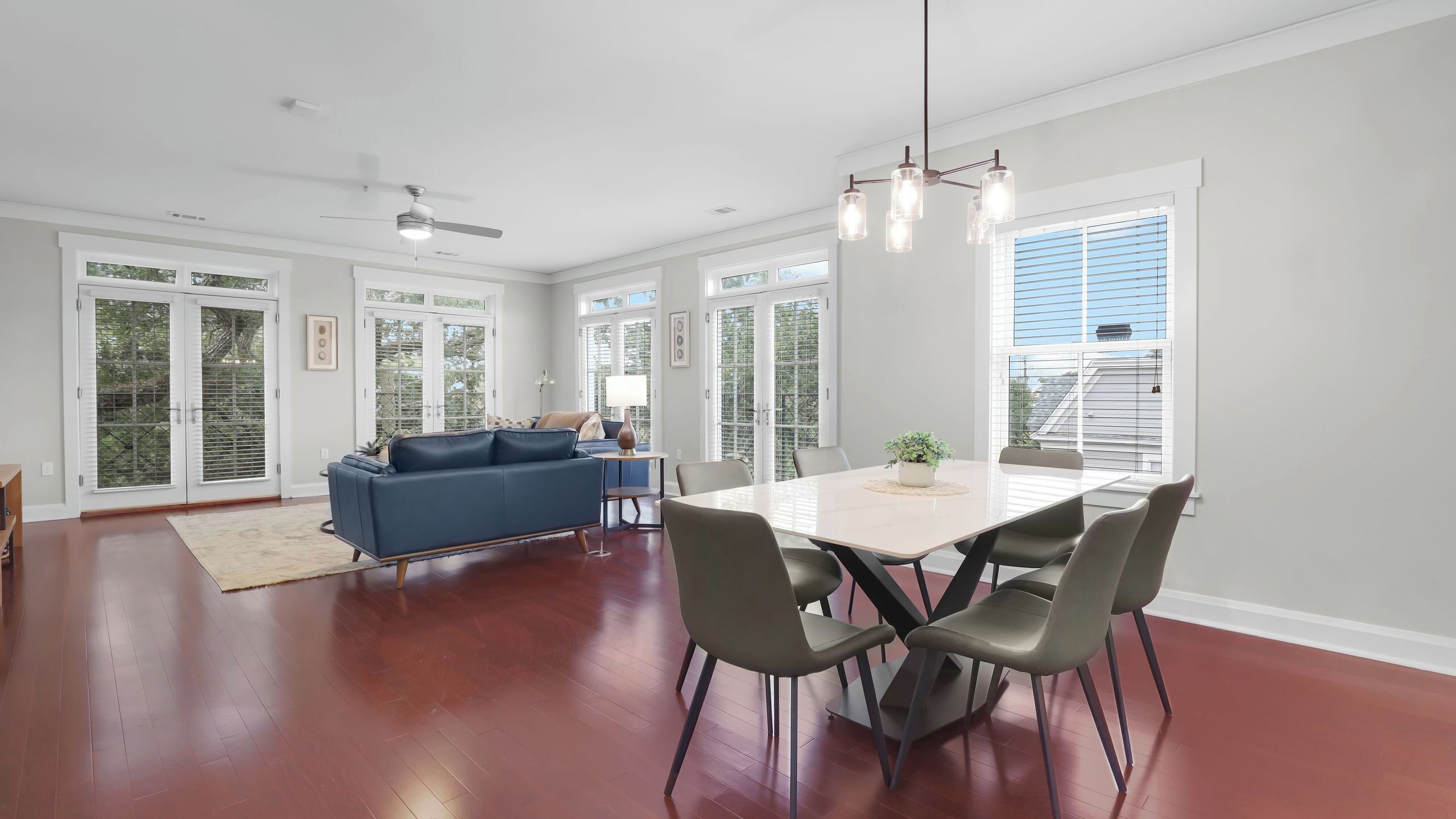 House (6 Bedrooms) | Interior