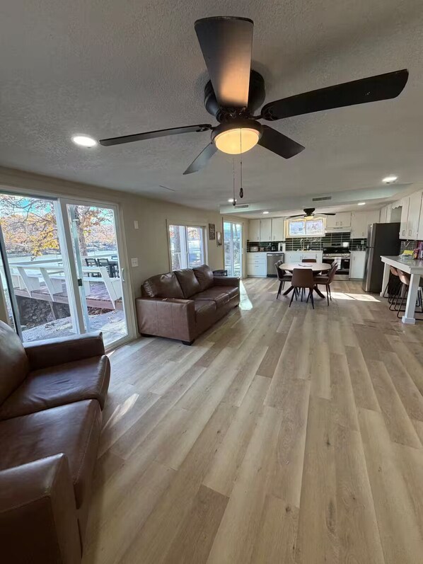 Interior - Lakefront Getaway 4BR, Private Dock (Stover)
