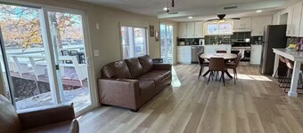 Lakefront Getaway 4BR, Private Dock