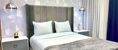 3 soverom, strykejern/-brett, internettilgang og sengetøy