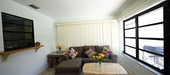 Pool Home Near Warm Mineral Springs& Beaches