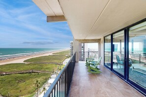 Property grounds - Beachfront Corner 3BR: Suntide III - Unit 910 (South Padre Island)