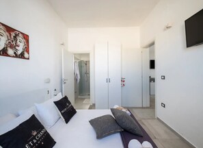 WiFi, bed sheets - Villa Corte Delle Spiagge with Private Garden, Wi-Fi, and Air Conditioning (Porto Cesareo)