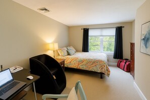 4 soverom, skrivebord, strykejern/-brett og wi-fi