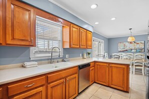 Private kitchen - Luna (Top Floor Only) (North Myrtle Beach)
