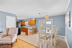 Interior - Luna (Top Floor Only) (North Myrtle Beach)