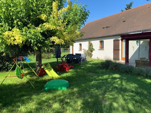 Gite 3* les Gourlines with swimming pool, veranda, garage - near Moulins and Le PAL