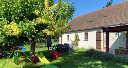 Gite 3* les Gourlines with swimming pool, veranda, garage - near Moulins and Le PAL
