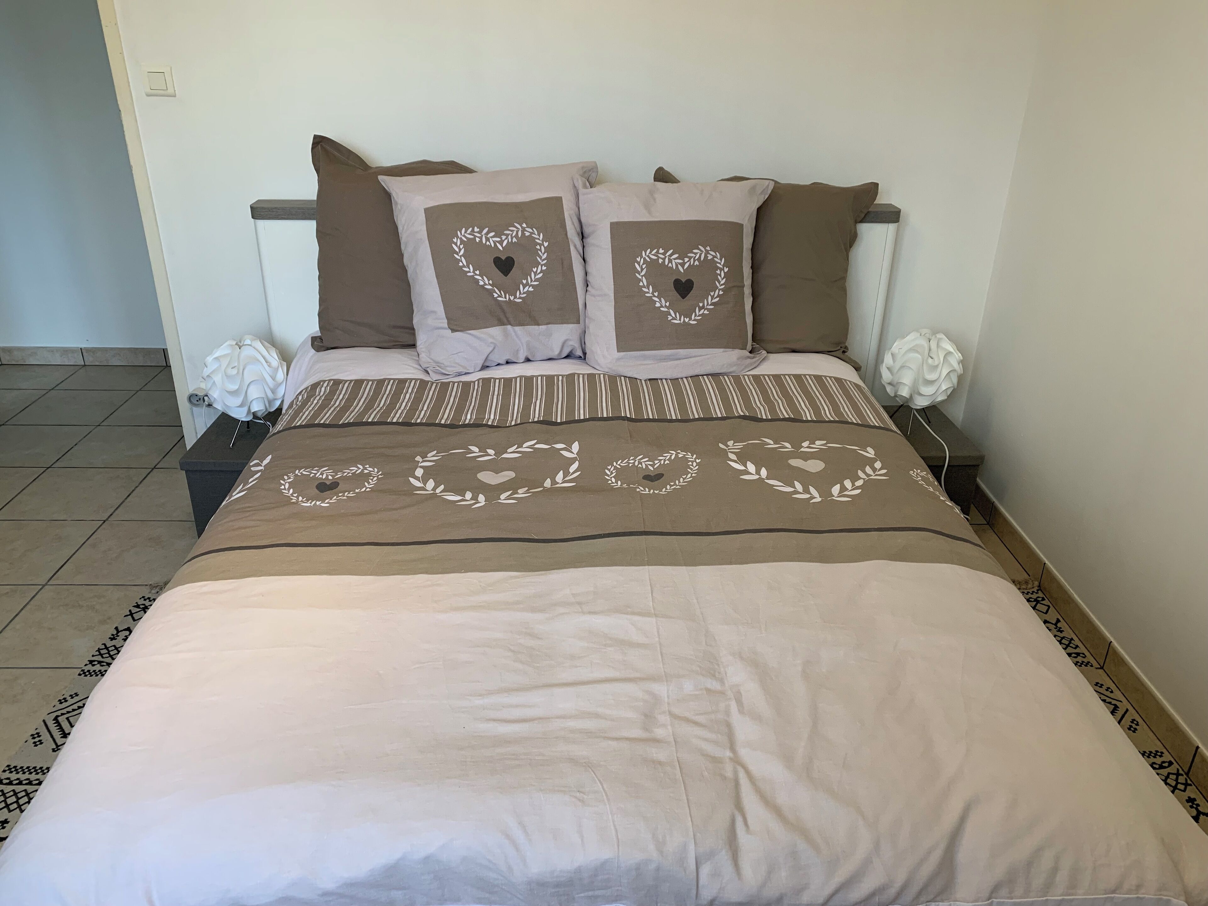 Strygejern/strygebræt, Wi-Fi, sengetøj