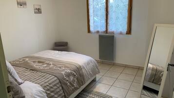 3 chambres, fer et planche Ă repasser, Wi-Fi, draps fournis