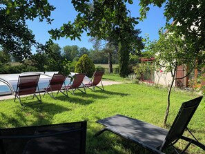 Property grounds - Gite 3* les Gourlines with swimming pool, veranda, garage - near Moulins and Le PAL (Avermes)