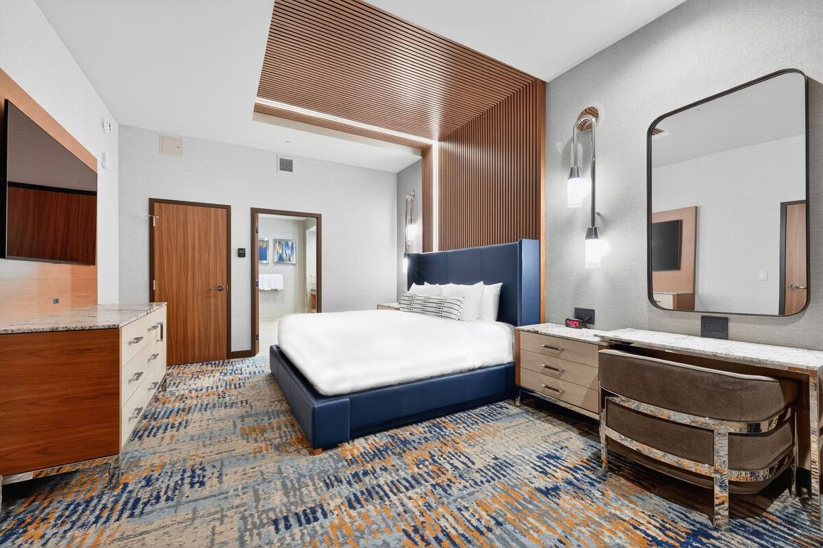 In-room safe, desk, laptop workspace, iron/ironing board