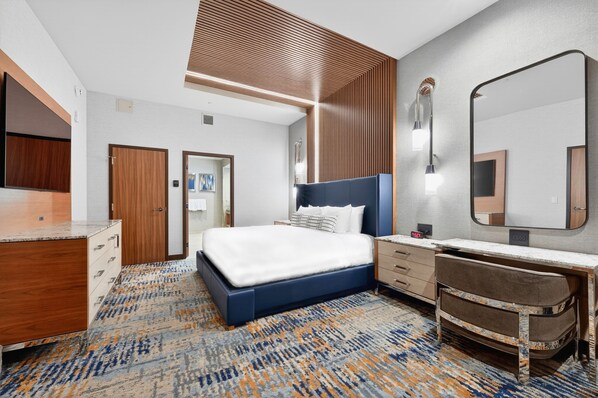 In-room safe, desk, laptop workspace, iron/ironing board - Hollywood Casino Columbus (Columbus)