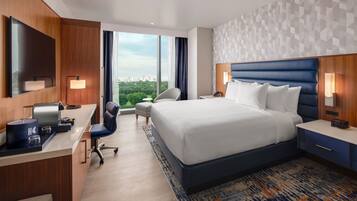 Deluxe Room, 1 King Bed, City View