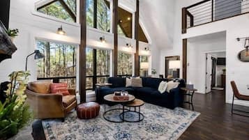 Televisie en een open haard