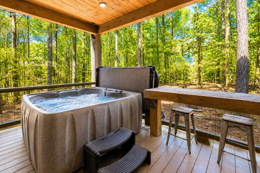 Outdoor spa tub