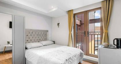 Stylish Ensuite Double Room Near Ilford Station