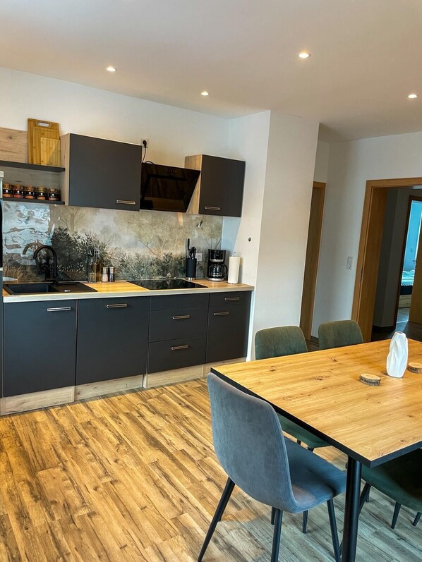 Dining - MaMa-Apartments-Ferienwohnung Maulkuppe | balcony | kitchen | laundry room | ski cellar (Poppenhausen (Wasserkuppe))