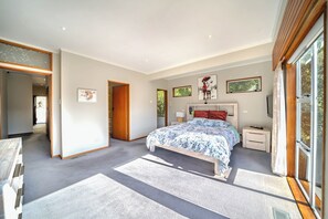 4 chambres, fer et planche à repasser, Wi-Fi gratuit, draps fournis