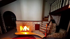 Interior - Eclectic 70s Mansion (Wellington)