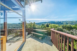 Outdoor dining - Eclectic 70s Mansion (Wellington)