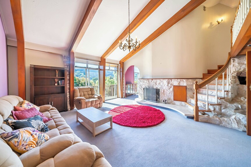 Eclectic 70s Mansion - Wellington
