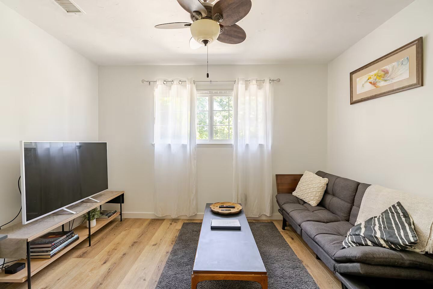 Fully Private Cheerful 475 Square Foot Studio With Central Ac/heating - Santa Paula, CA