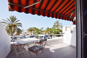 Outdoor dining - Book Jet - Casa Adam (Morro Jable)