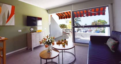 Book Jet - Casa Adam